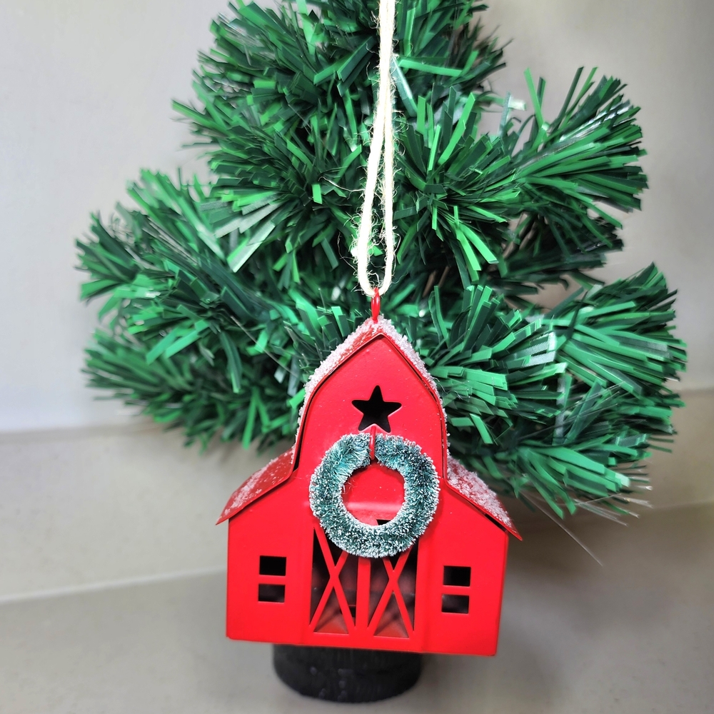 Red Barn Holiday Ornament Metal New No Tags